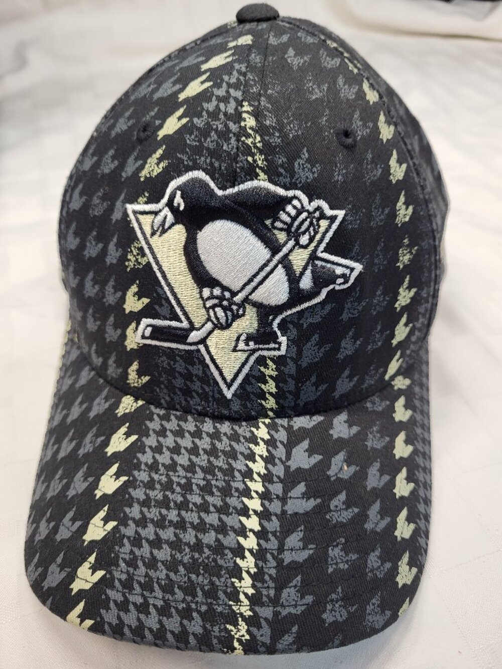 NHL Pittsburgh Penguins OLD TIME HOCKEY Fitted Baseball Cap Mens